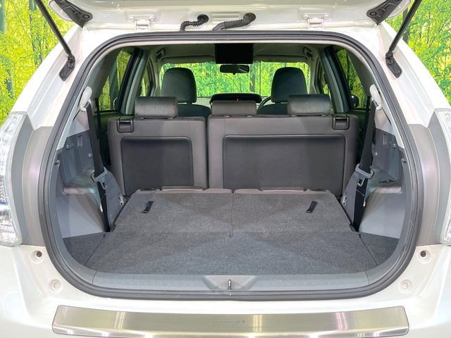 TOYOTA PRIUS ALPHA 2013 Image 31