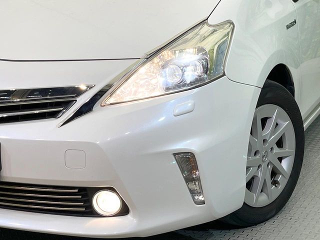 TOYOTA PRIUS ALPHA 2013 Image 31