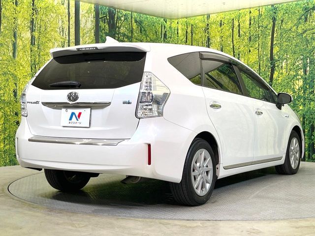 TOYOTA PRIUS ALPHA 2013 Image 31
