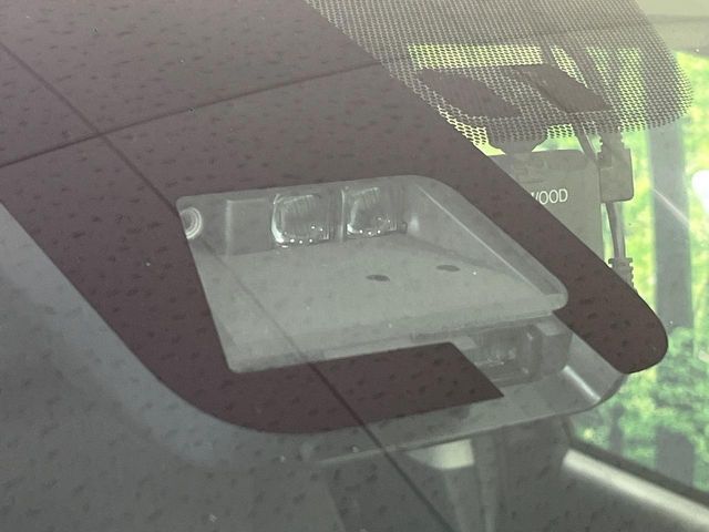 TOYOTA VITZ 2019 Image 31