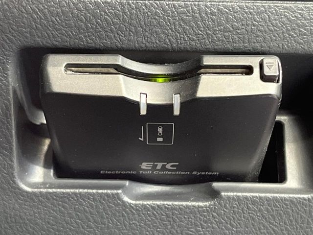 TOYOTA VITZ 2019 Image 31