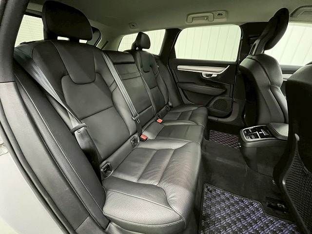 VOLVO V90 2017 Image 31