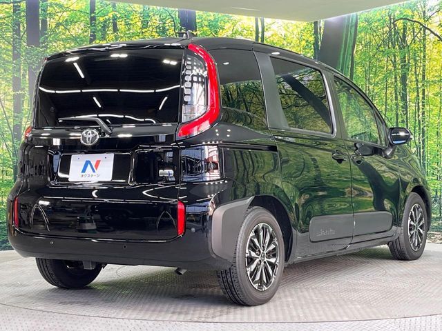 TOYOTA SIENTA HYBRID 2024 Image 31
