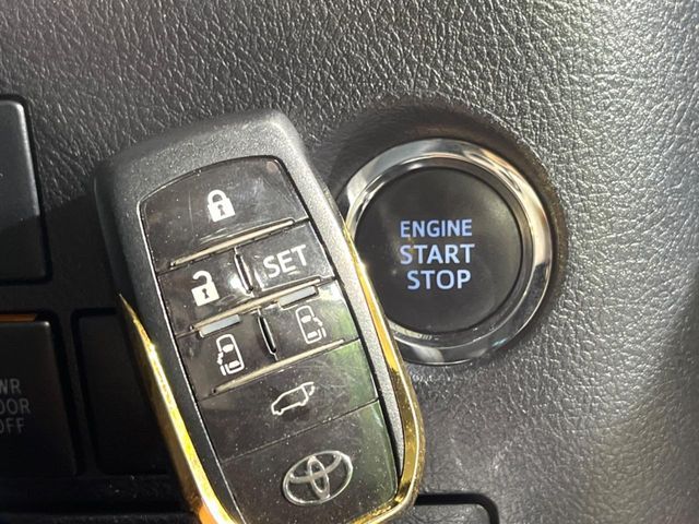 TOYOTA VELLFIRE 2018 Image 31