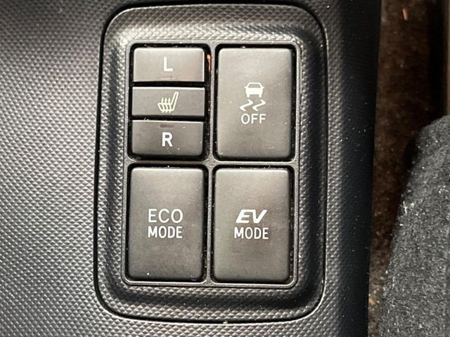 TOYOTA AQUA 2015 Image 31