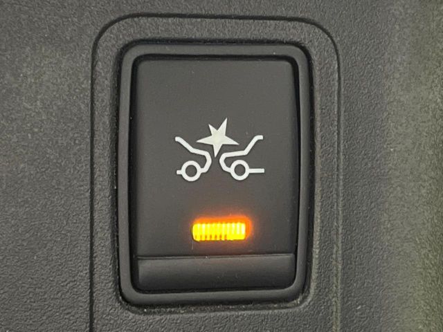 NISSAN SERENA  S-HYBRID 4WD 2016 Image 31