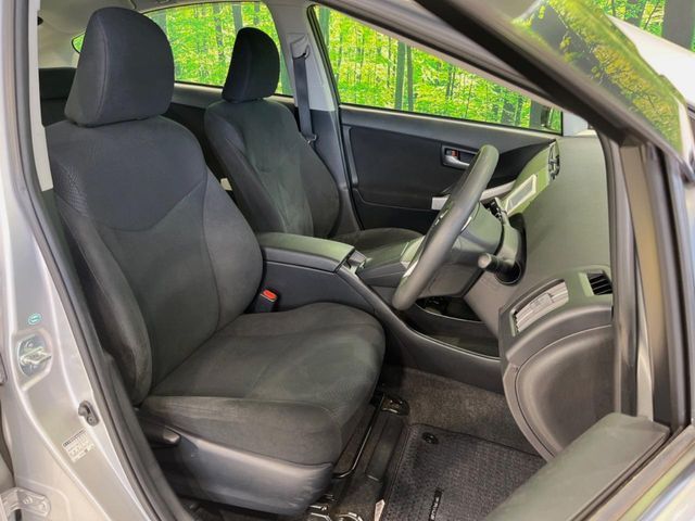 TOYOTA PRIUS 2014 Image 31