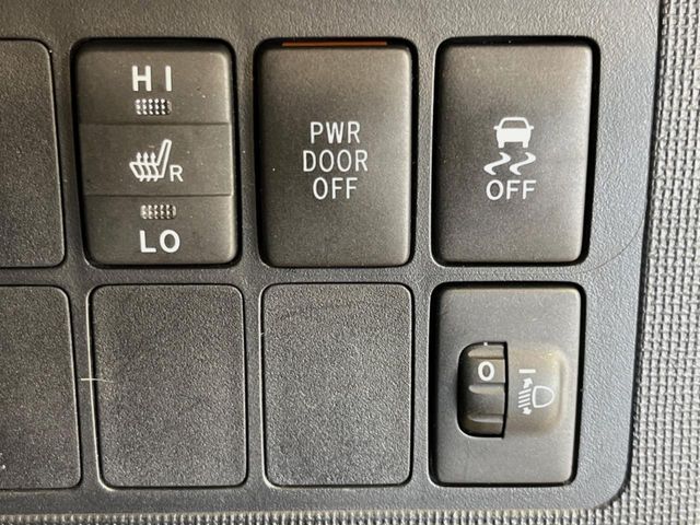 TOYOTA PORTE 2013 Image 31