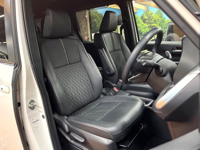 TOYOTA NOAH HYBRID 2023 Image 31