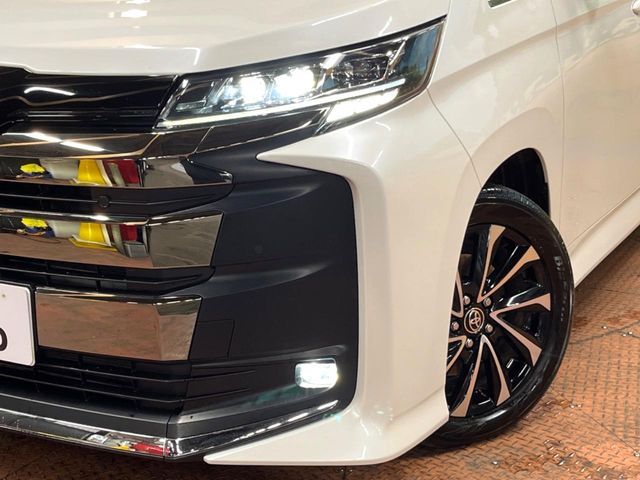 TOYOTA NOAH HYBRID 2023 Image 31