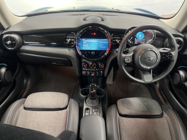 BMW MINI COOPER D 2023 Image 31