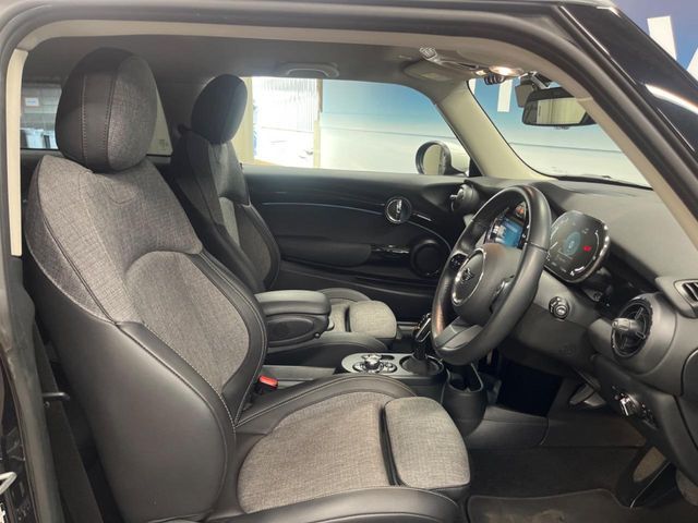 BMW MINI COOPER D 2023 Image 31