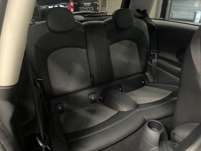 BMW MINI COOPER D 2023 Image 31
