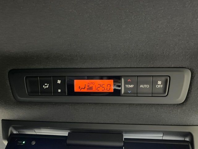 TOYOTA VOXY 2020 Image 31