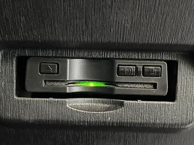 TOYOTA PRIUS ALPHA 2015 Image 31