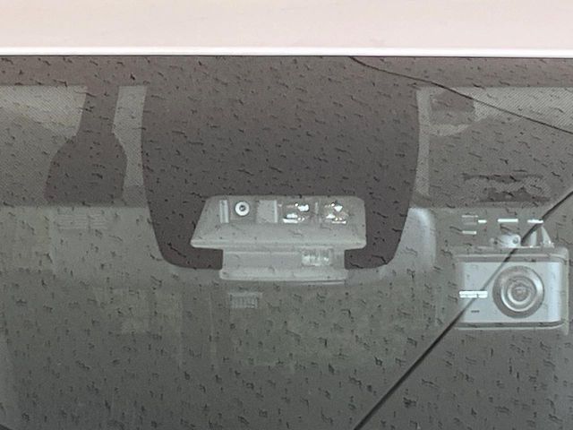 TOYOTA VOXY HYBRID 2016 Image 31