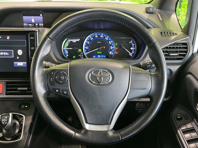 TOYOTA VOXY HYBRID 2016 Image 31