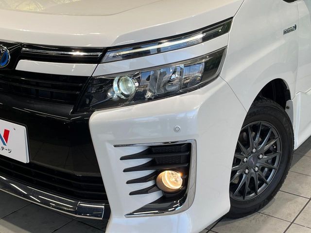 TOYOTA VOXY HYBRID 2016 Image 31
