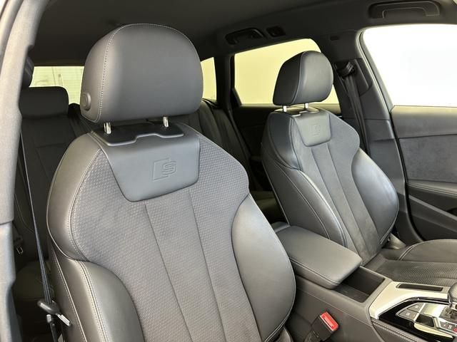 AUDI A4 AVANT 2023 Image 31