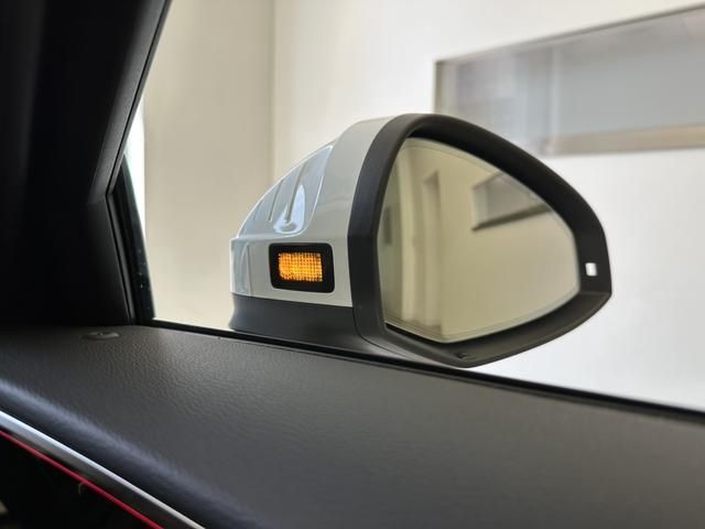 AUDI A4 AVANT 2023 Image 31