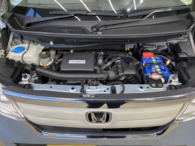 HONDA N BOX 2018 Image 31