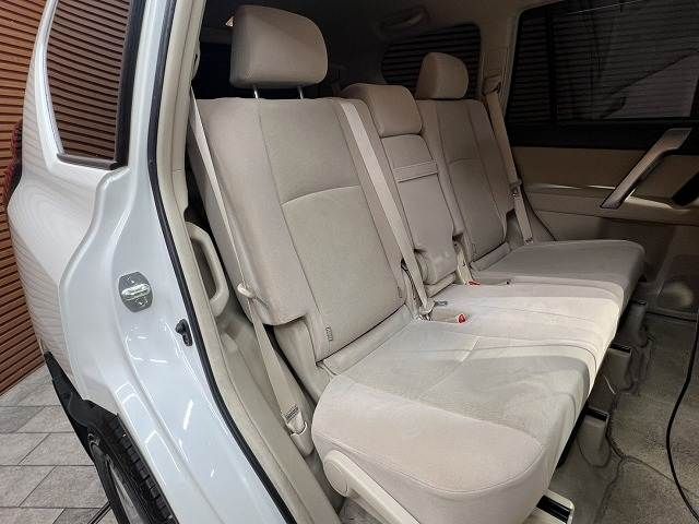 TOYOTA LANDCRUISER PRADO 2018 Image 31