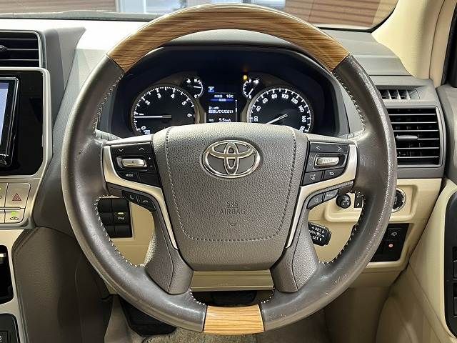 TOYOTA LANDCRUISER PRADO 2018 Image 31