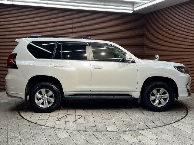 TOYOTA LANDCRUISER PRADO 2018 Image 31