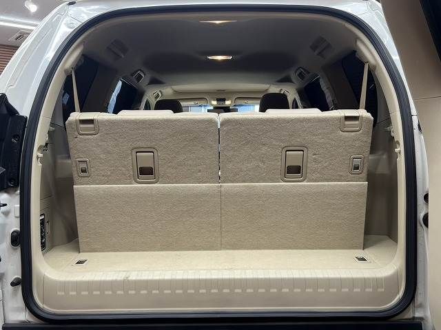 TOYOTA LANDCRUISER PRADO 2018 Image 31