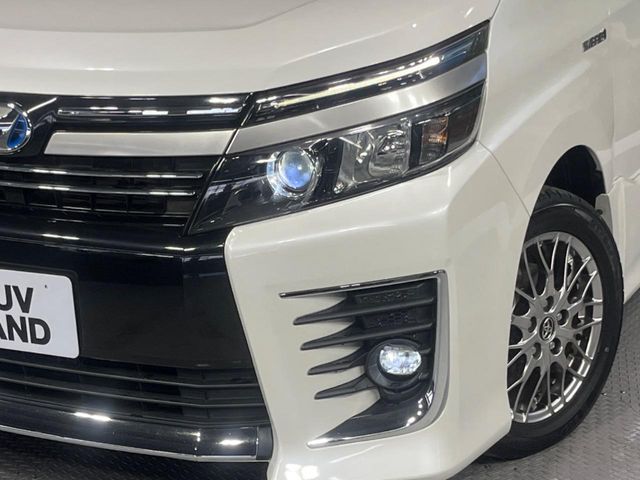TOYOTA VOXY HYBRID 2017 Image 31