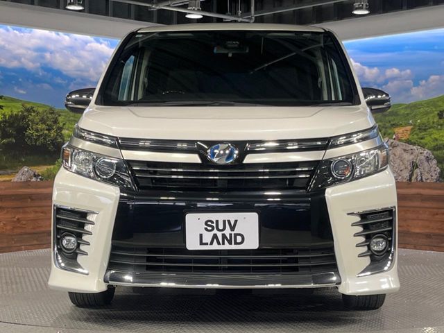 TOYOTA VOXY HYBRID 2017 Image 31