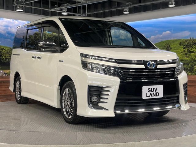 TOYOTA VOXY HYBRID 2017 Image 31