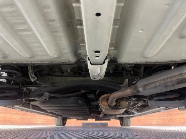 TOYOTA VOXY HYBRID 2017 Image 31