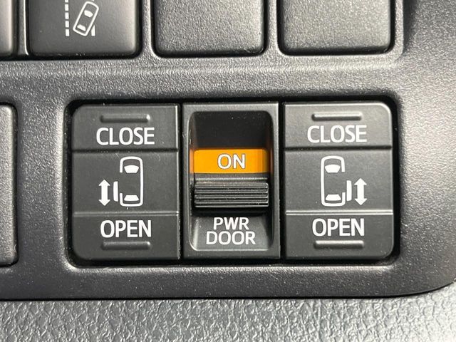 TOYOTA VOXY 2020 Image 31