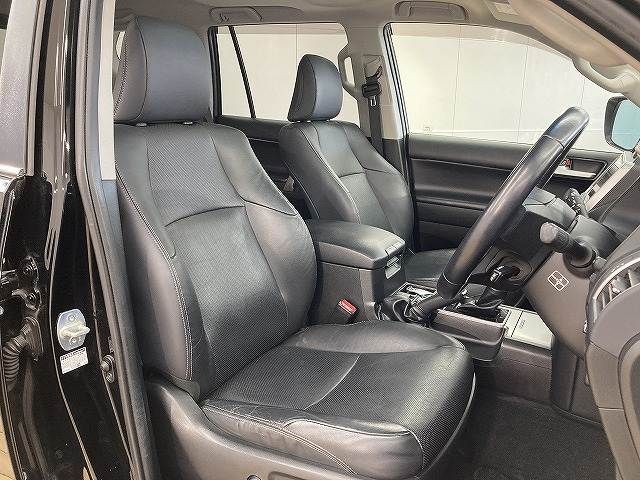 TOYOTA LANDCRUISER PRADO 2018 Image 31