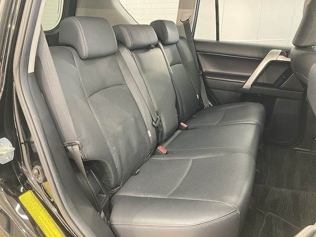 TOYOTA LANDCRUISER PRADO 2018 Image 31