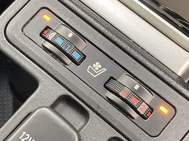 TOYOTA LANDCRUISER PRADO 2018 Image 31