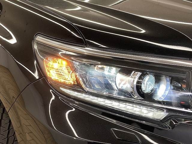 TOYOTA LANDCRUISER PRADO 2018 Image 31