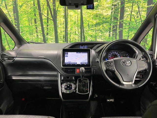 TOYOTA VOXY 4WD 2018 Image 31