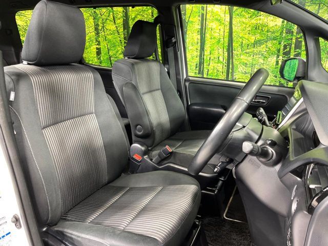 TOYOTA VOXY 4WD 2018 Image 31