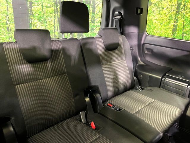 TOYOTA VOXY 4WD 2018 Image 31