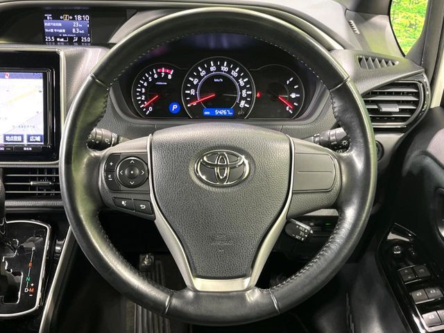 TOYOTA VOXY 4WD 2018 Image 31