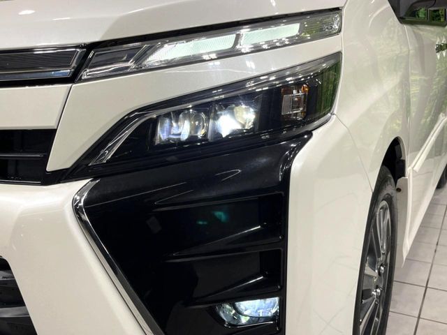 TOYOTA VOXY 4WD 2018 Image 31