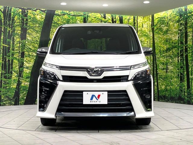 TOYOTA VOXY 4WD 2018 Image 31