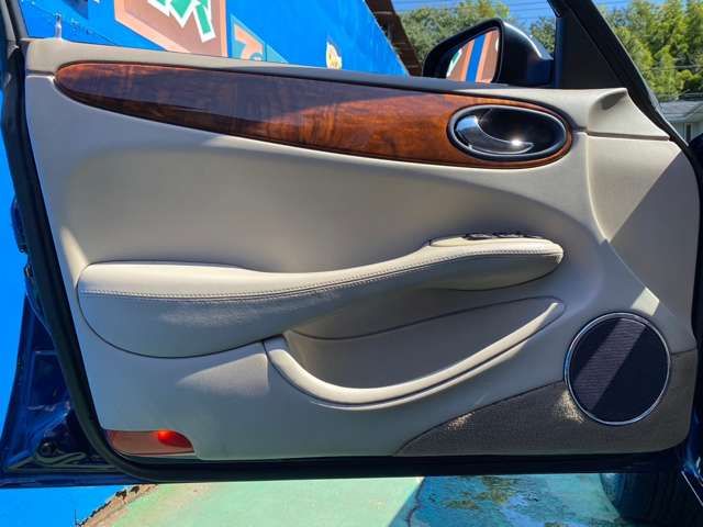 JAGUAR XJSERIES SEDA 2000 Image 31