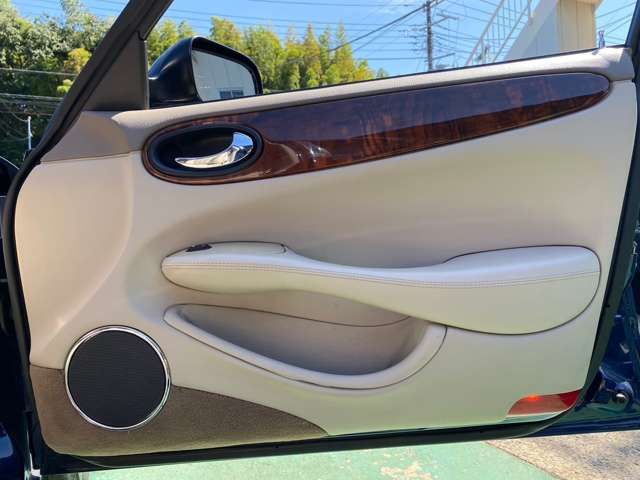 JAGUAR XJSERIES SEDA 2000 Image 31