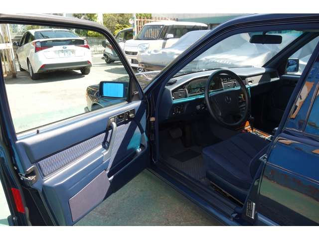 MERCEDES BENZ 190 CL 1993 Image 31