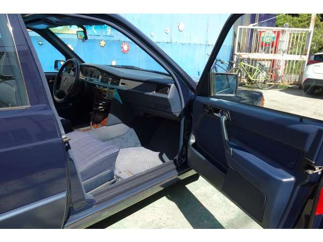 MERCEDES BENZ 190 CL 1993 Image 31