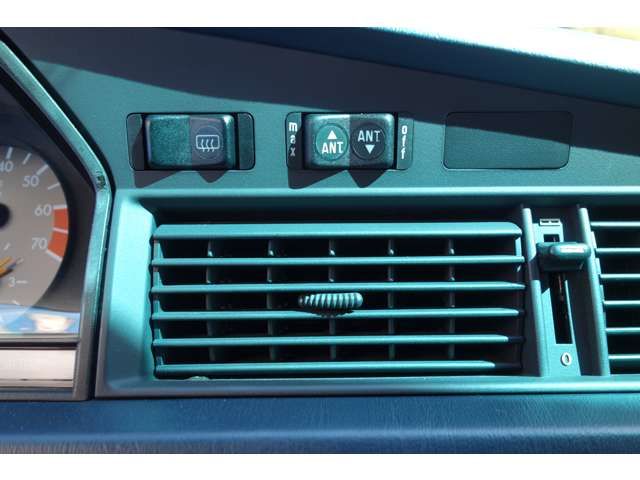 MERCEDES BENZ 190 CL 1993 Image 31