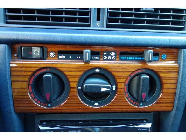 MERCEDES BENZ 190 CL 1993 Image 31